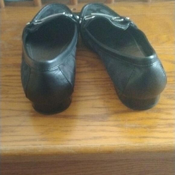 Coach    - Picture 5 of 9